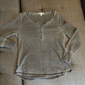 Seven7 Charcoal Waffle Knit Henley - XL but fits more like a medium/large